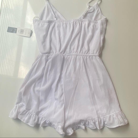 New Trixxi Women’s White Small Flower Embroidered Sleeveless Strap Romper - Picture 2 of 8